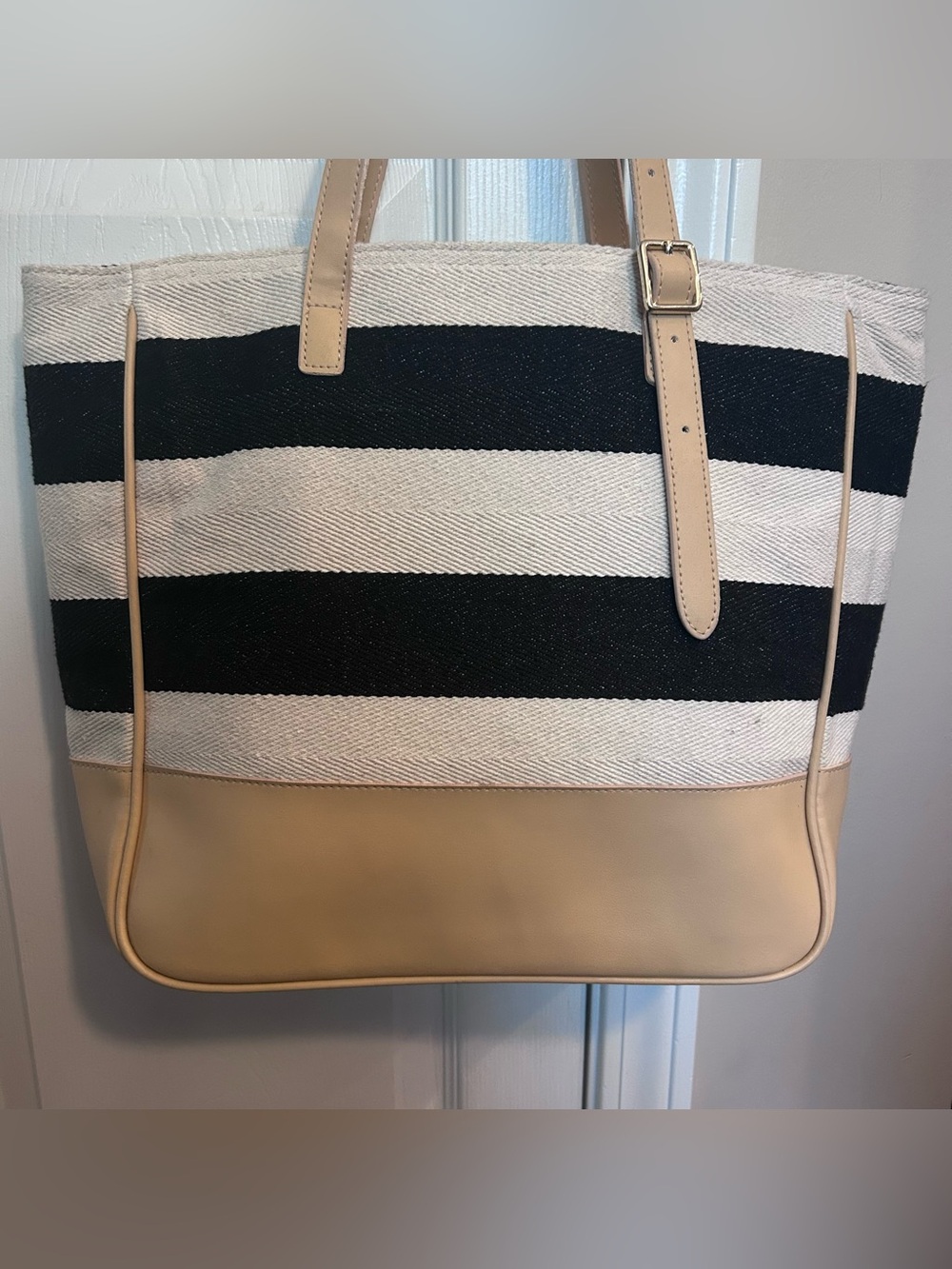 Christian Maxwell New York Cabana Tote Black White Canvas Faux Leather Bottom - Picture 1 of 10